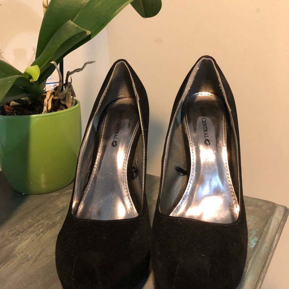 Shoes - Picture 2 of 3